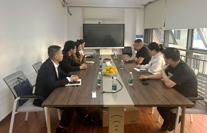 南宁市江南区科技局副局长梁译心一行走访富